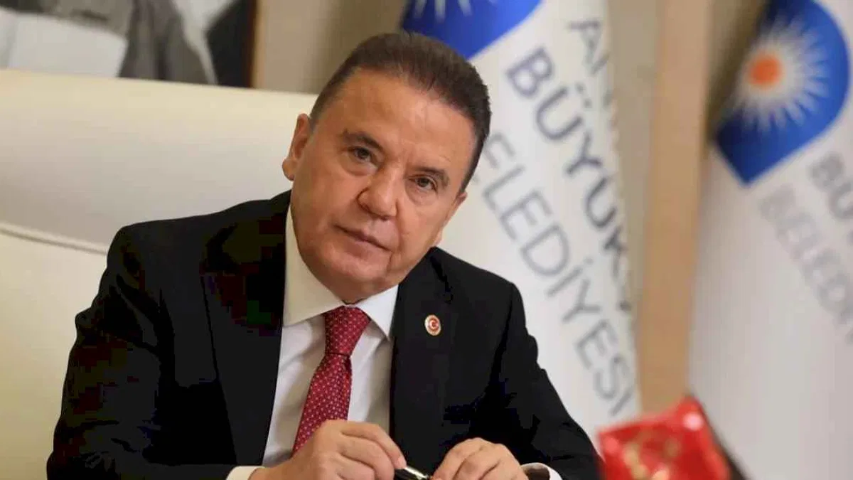 Muhittin Böcek'ten Antalyalılara mesaj