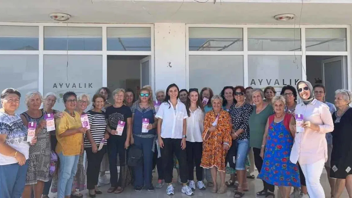 Ayvalık Belediyesi’nden "Meme Kanseri Farkındalık Ayı" etkinliği