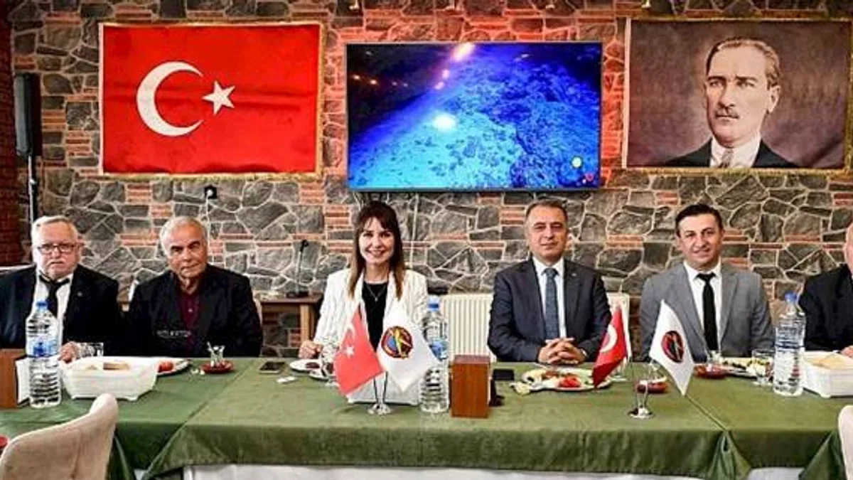 Malkara'da Başkan Öztürk, muhtarlarla kahvaltı programında biraraya geldi
