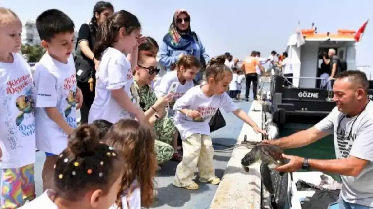 Mersin'de miniklere deniz temizliğinin önemi anlatıldı