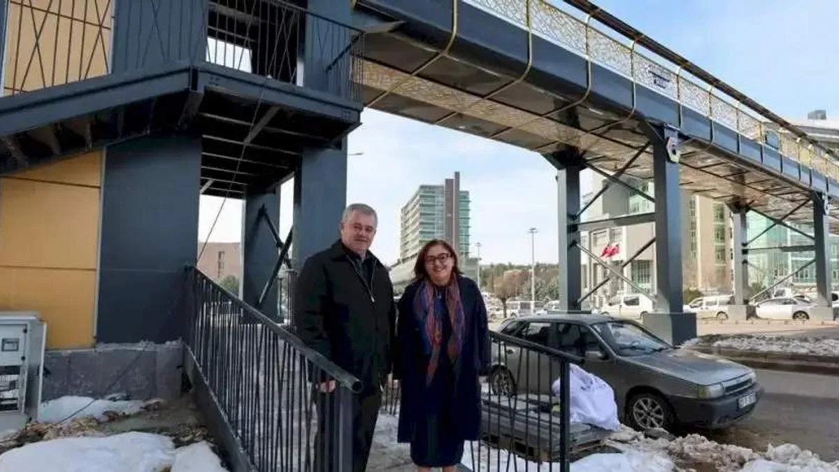 Gaziantep'te Abdülhadi Çelik Üst Geçidi hizmete girdi