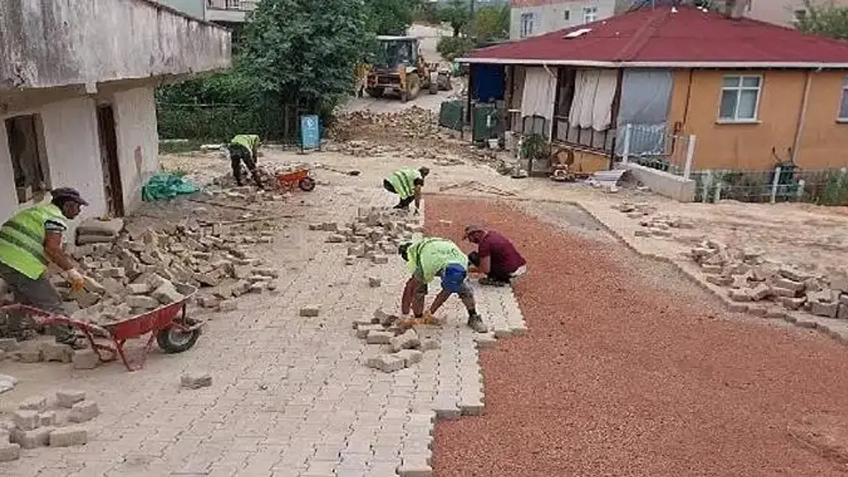Kocaeli Büyükşehir, Kandıra'da üstyapıyı yeniliyor