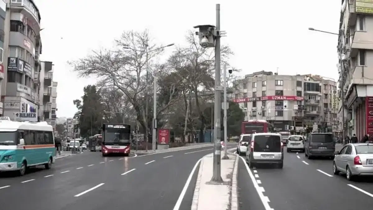 İzmir Buca’da asfalt seferberliği