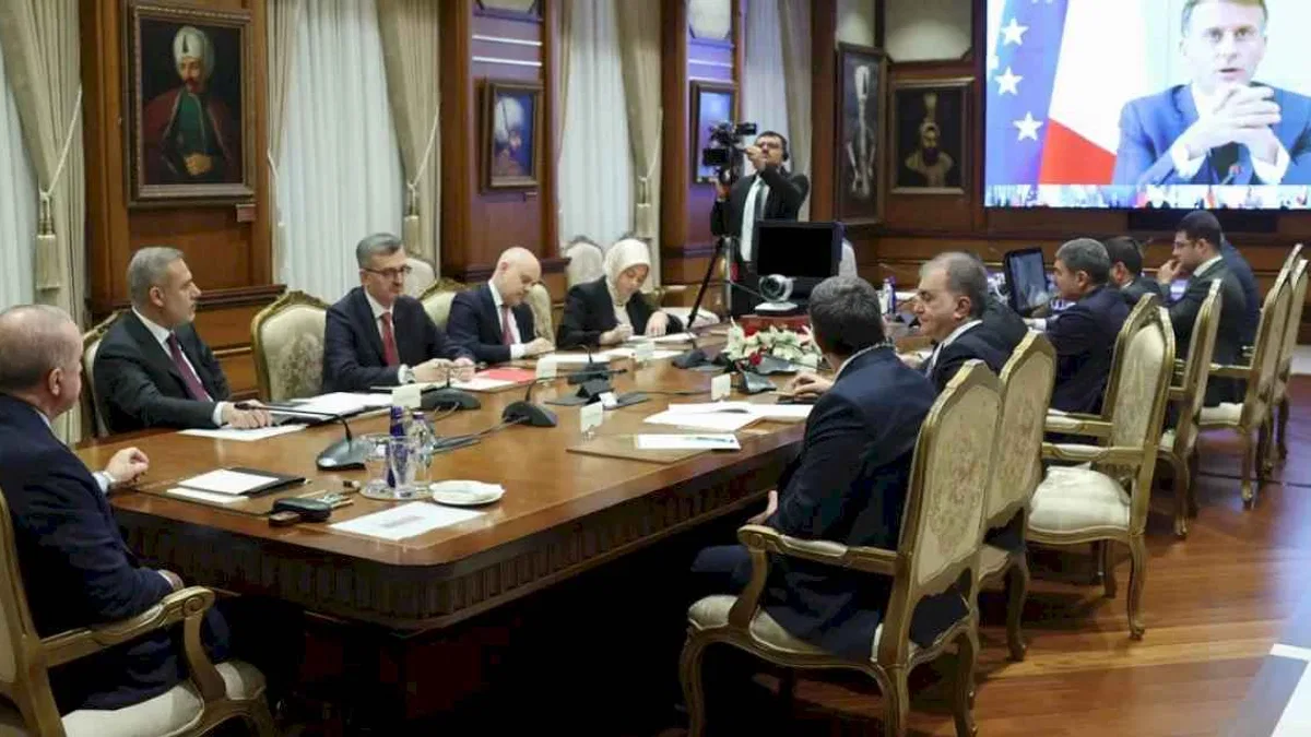 Cumhurbaşkanı Erdoğan'dan Liderler Zirvesi'ne çevrim içi katılım