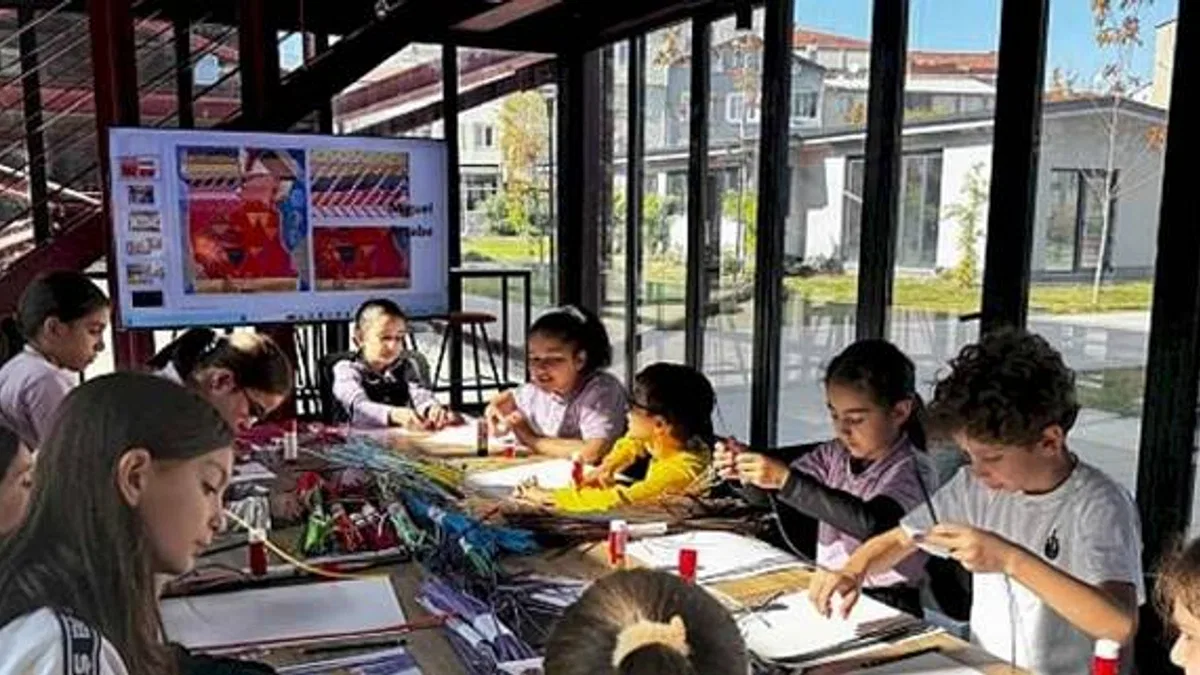 Öğrenciler kağıt dokumayı öğrendi