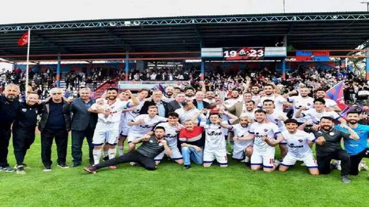 Şampiyon Mustafakemalpaşaspor