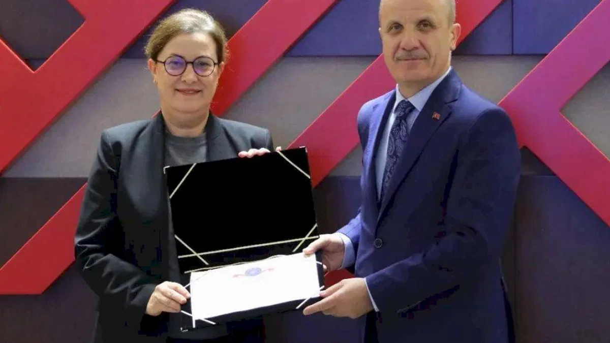 112 üniversite arasında Dokuz Eylül'den çifte başarı