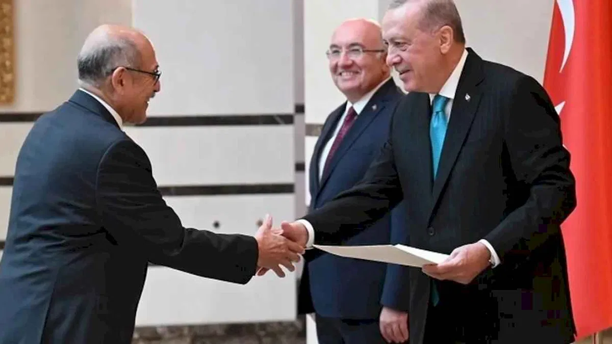 Cumhurbaşkanı Erdoğan'a 4 büyükelçiden güven mektubu