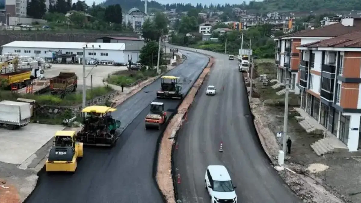 Büyükşehir’le yollar genişliyor, trafik rahatlıyor