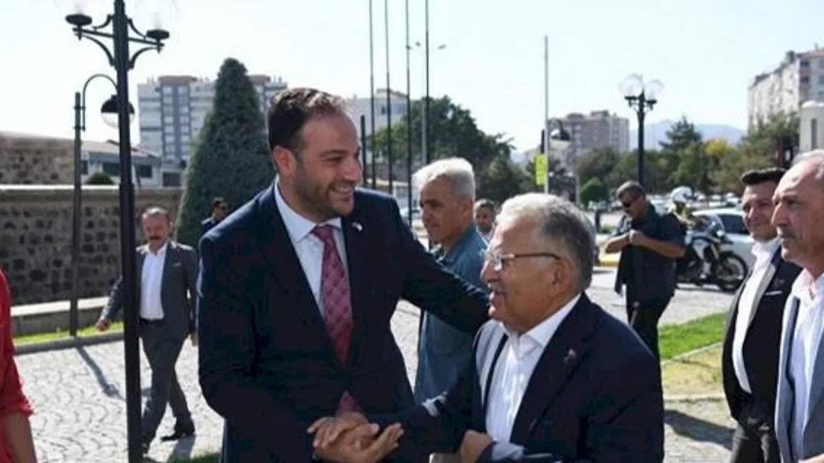 Kayseri protokolünden Yeşilay'a ziyaret