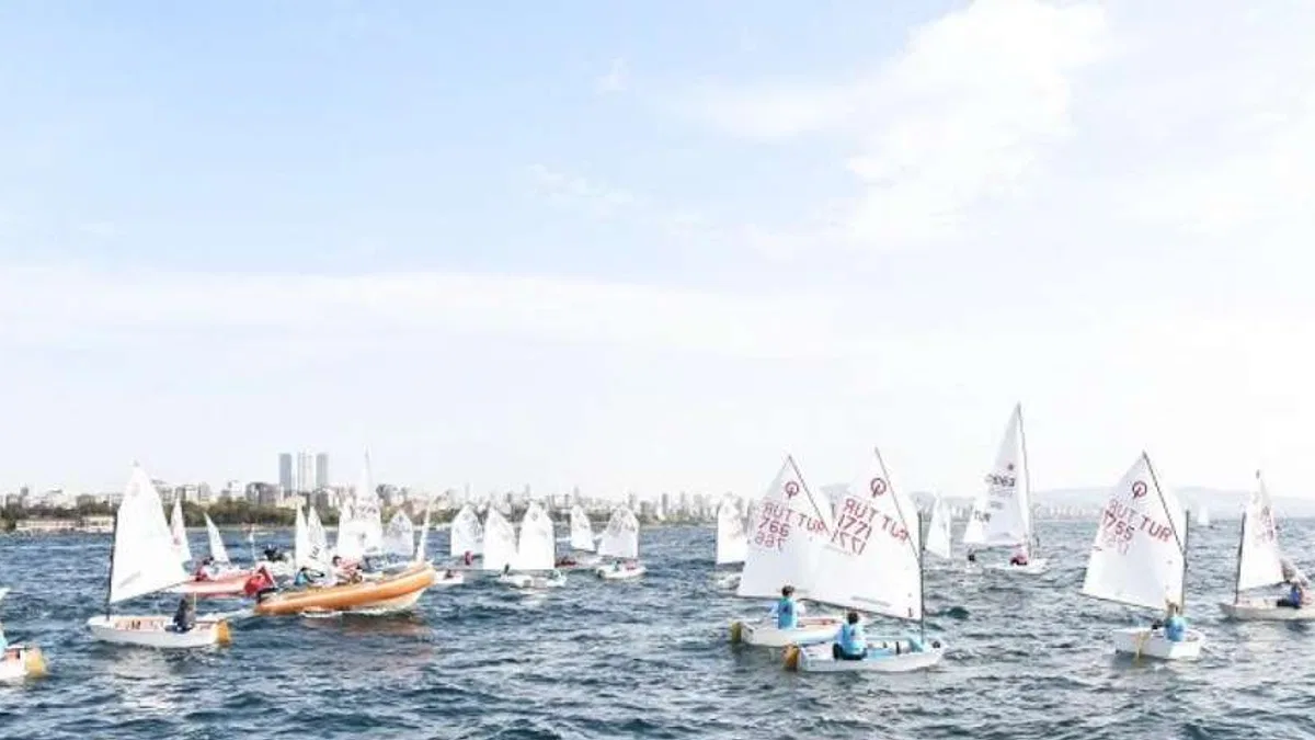 Kadıköy Cumhuriyet Kupası Yelken Yarışları başladı