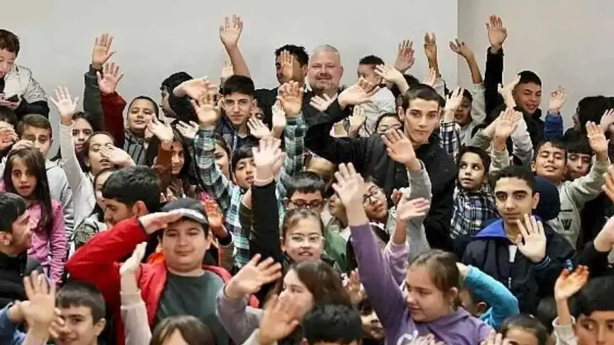 Menemen'de özel çocuklarla çok özel kutlama