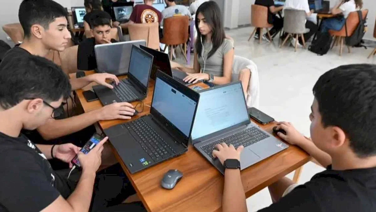 Mersin’de gençler uzay için kod yazdı
