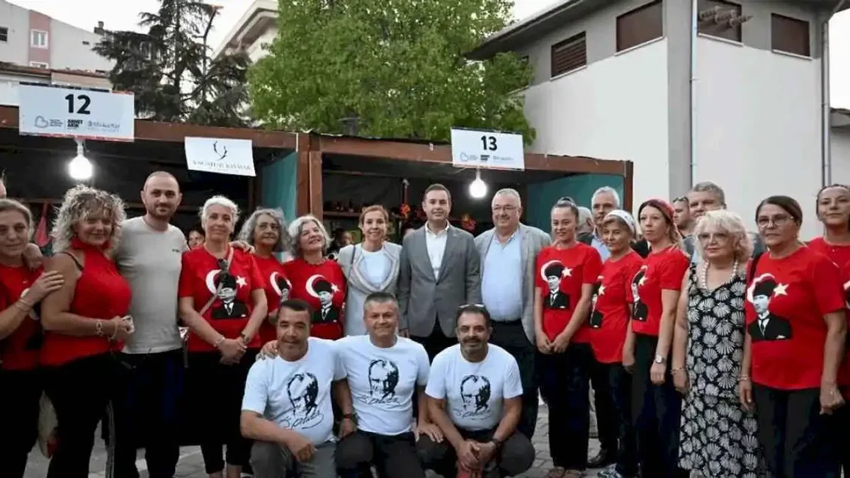 Edremit’te Kadın Emeği Çarşısı yoğun ilgi gördü