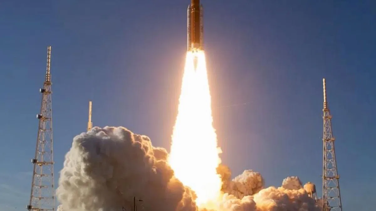 Artemis II görevi başladı... 50 yıl sonra astronotlar Ay yolunda