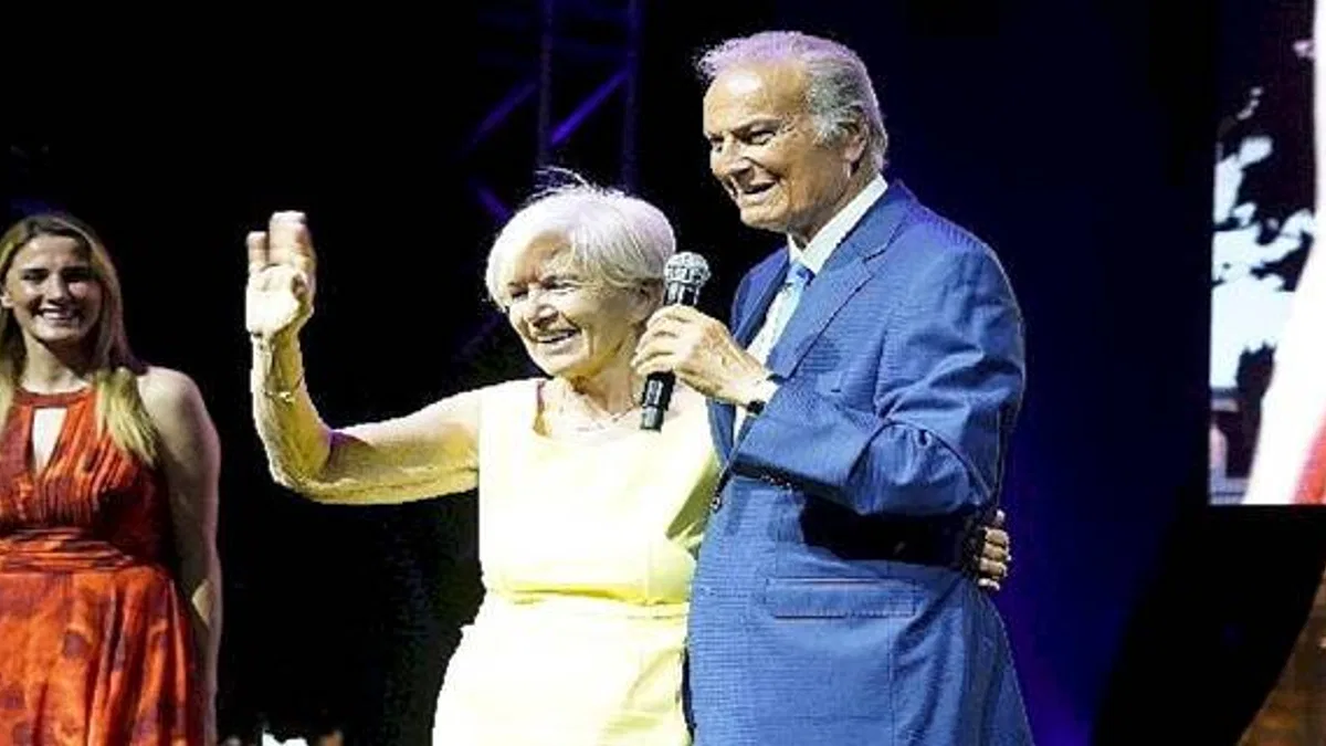 Ediz Hun'dan eşine teşekkür