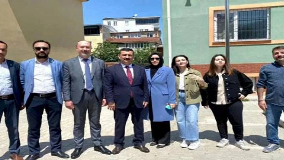 İYİ Partililer sandık ilgisini değerlendirdi