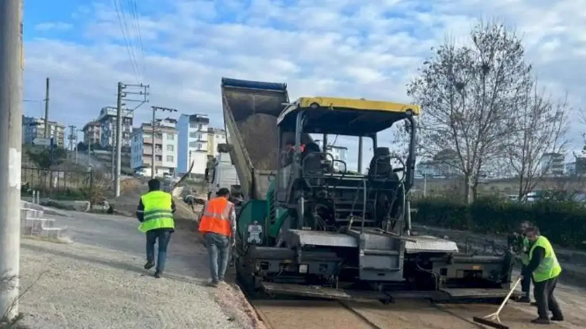 Çayırova Millet Bahçesi’nin çevre yolları asfaltlanıyor