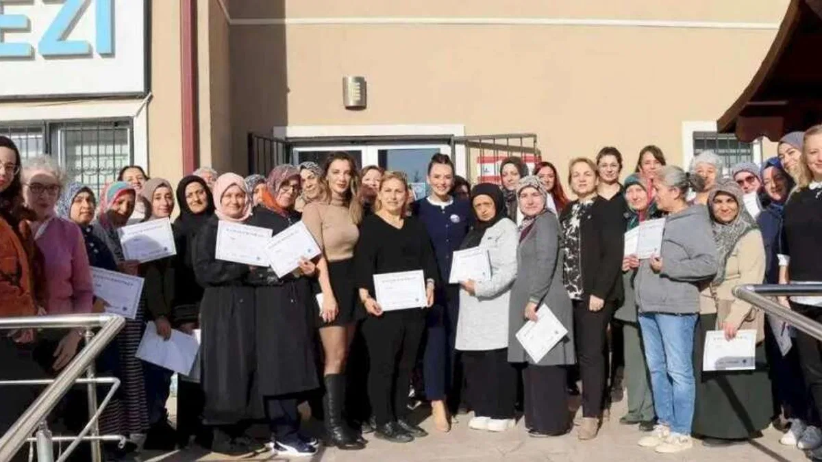 Kocaeli'de 'Güçlü Kadın Güçlü Toplum'da ilk grup eğitimler tamamlandı