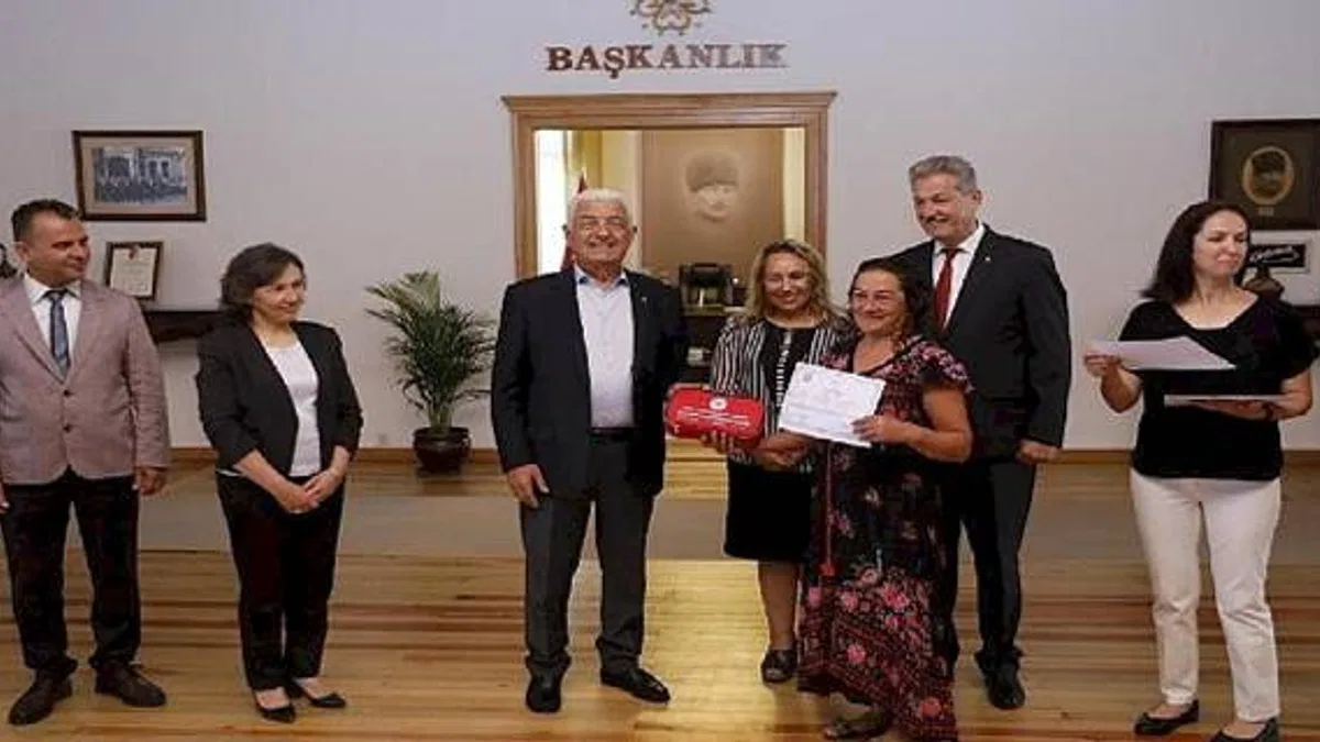 Evde Bakım Sertifikalarını Başkan Gürün Verdi