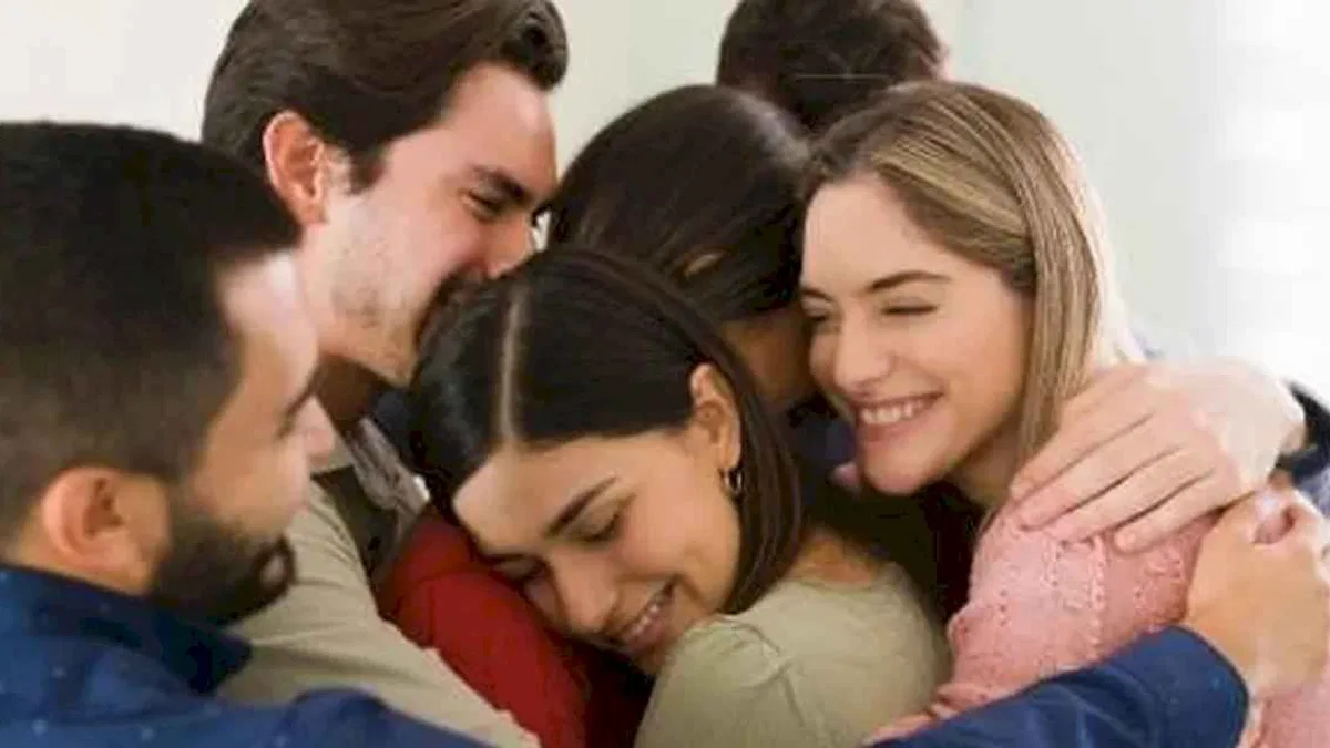 Sarılmak stresi düşürüyor, mutluluğu arttırıyor!