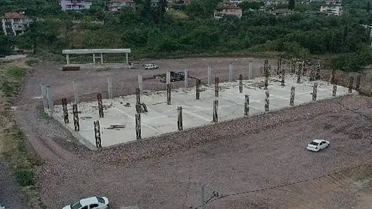 Karamürsel Terminal Binası tam yol ilerliyor