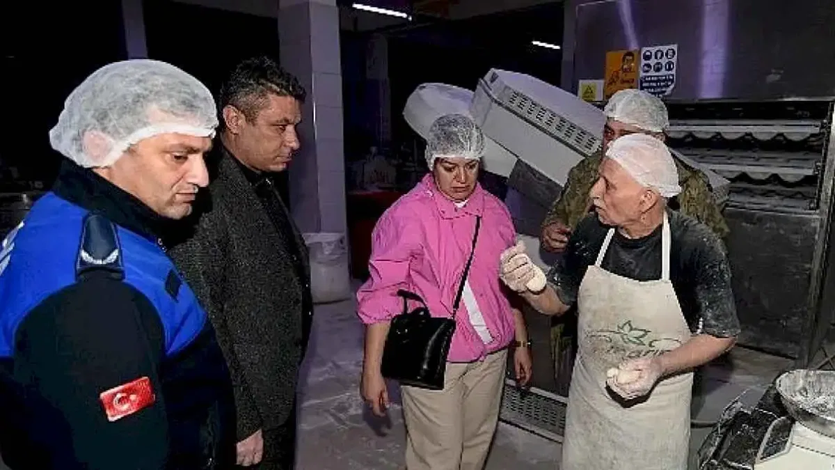 Bornova'da fırınlara gece denetimi: Başkan Eşki sahada