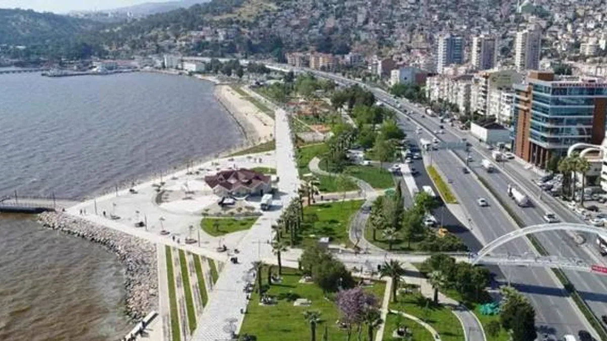 İzmir'de afet toplanma alanlarına mercek!