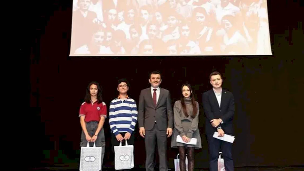 Denizli Büyükşehir'den öğrencilere ek kaynak desteği