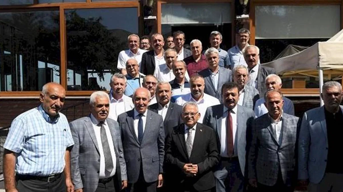 41 esnaf başkan Memduh Büyükkılıç'la buluştu