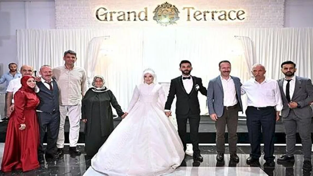 Kocaman mutluluklara diledi