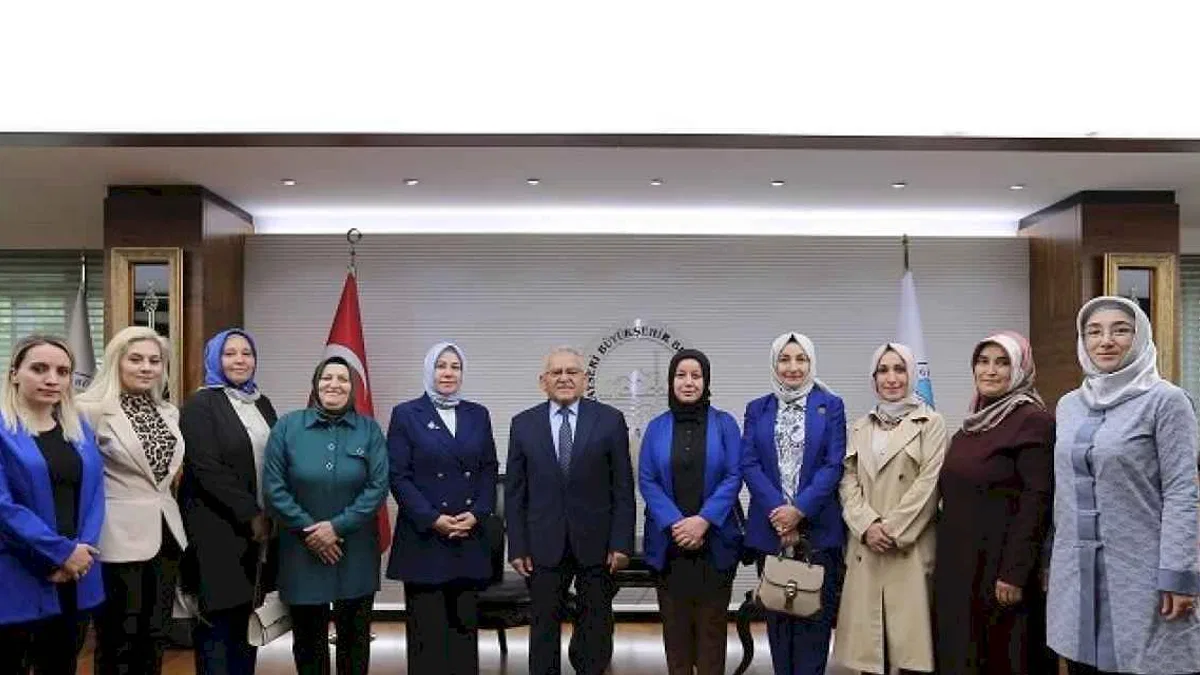 Başkan Büyükkılıç, AK Partili kadınları ağırladı