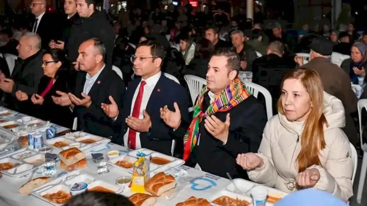 Balıkesir Büyükşehir'den Sındırgı'da 2 bin kişiye iftar