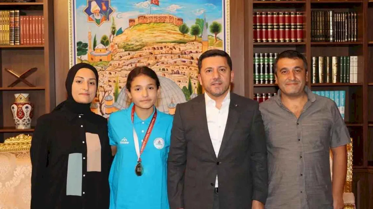 Türkiye Şampiyonu Kılıç’tan Belediye Başkanı Arı’ya ziyaret