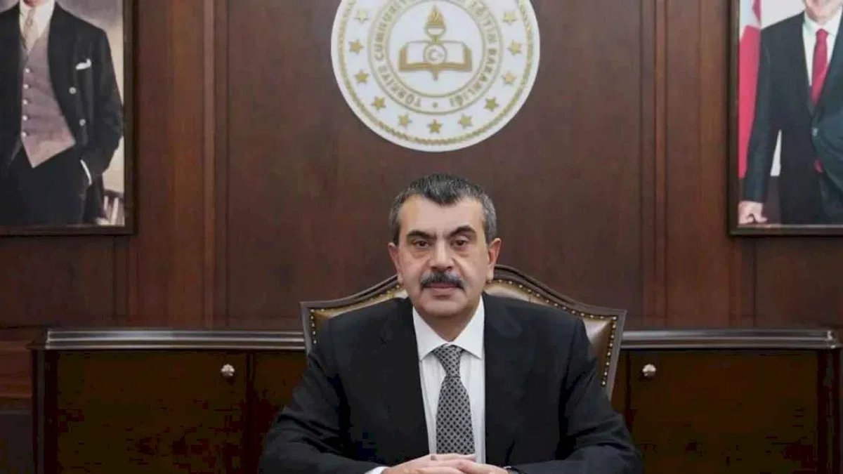 Bakan Tekin'den meslektaşları ve eğitim çalışanlarına ayrı mektup