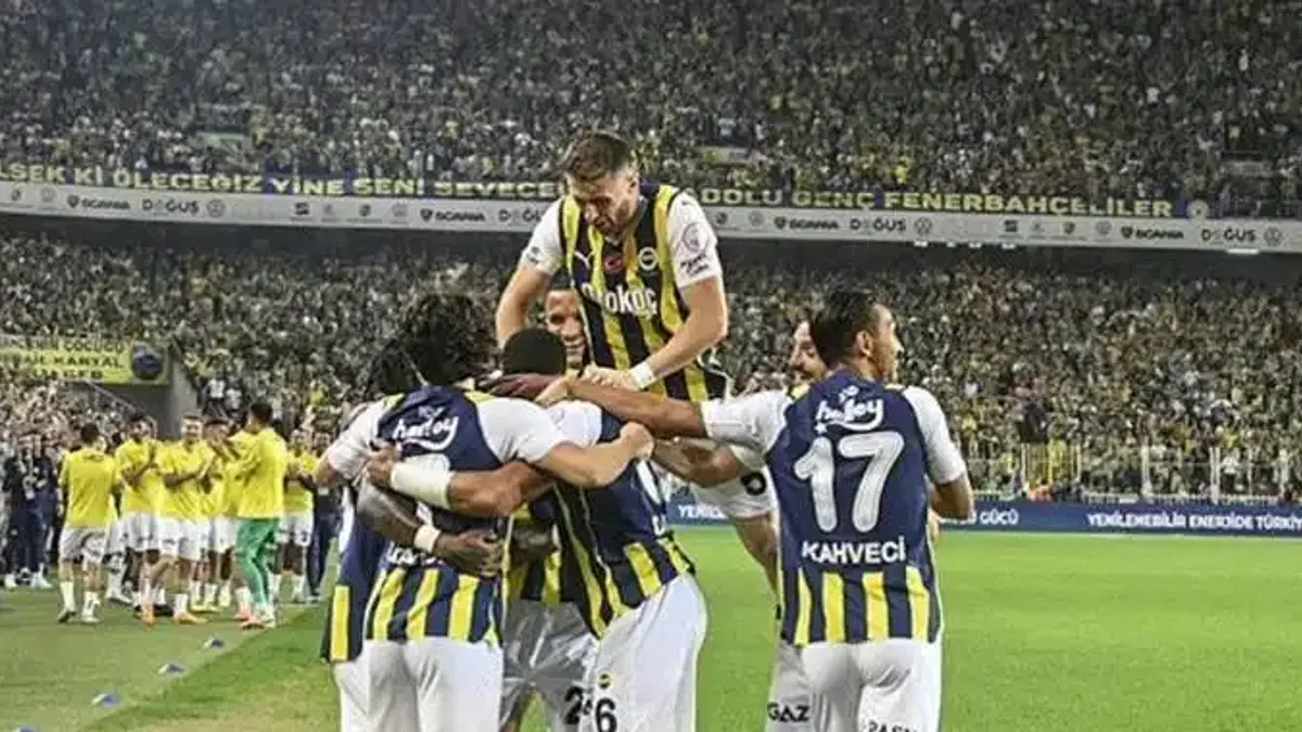 Fenerbahçe 4-0 RAMS Başakşehir (MAÇ SONUCU - ÖZET) Liderlik koltuğu yeniden F.Bahçe'nin!