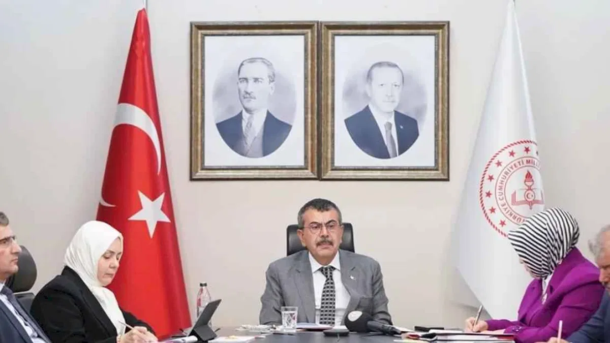 Bakan Tekin eğitim ateşeleriyle görüştü