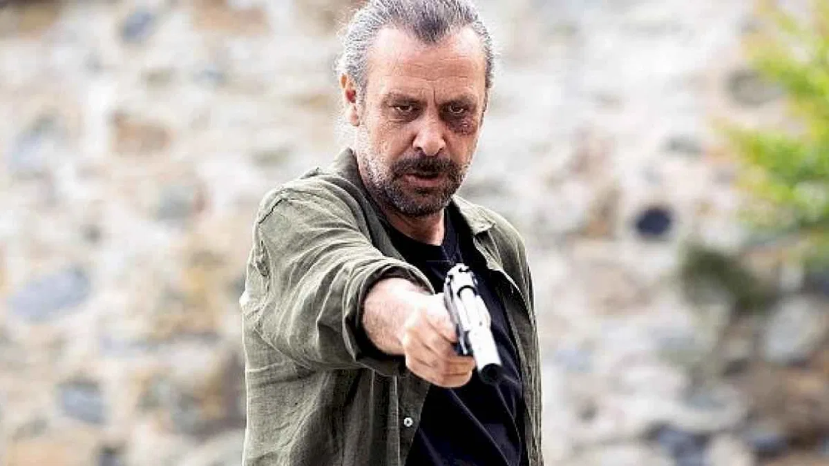 Nejat İşler'in başrolünde yer aldığı üçlemenin son filmi: Meraklı Adamın 10 Günü, 7 Kasım'da Netflix'te