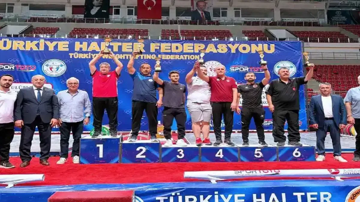 Konya Karataylı haltercilerden çifte başarı