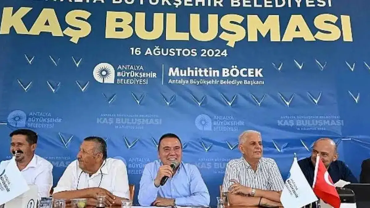Başkan Böcek Kaşlı muhtarlarla buluştu