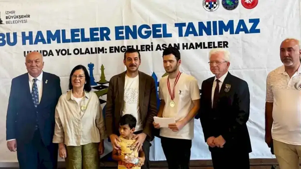 Satranç turnuvasında hamleler engelleri aştı