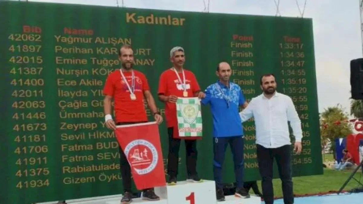 Manisalı atlet Ahmet Bayram yaş kategorisinde zirvede