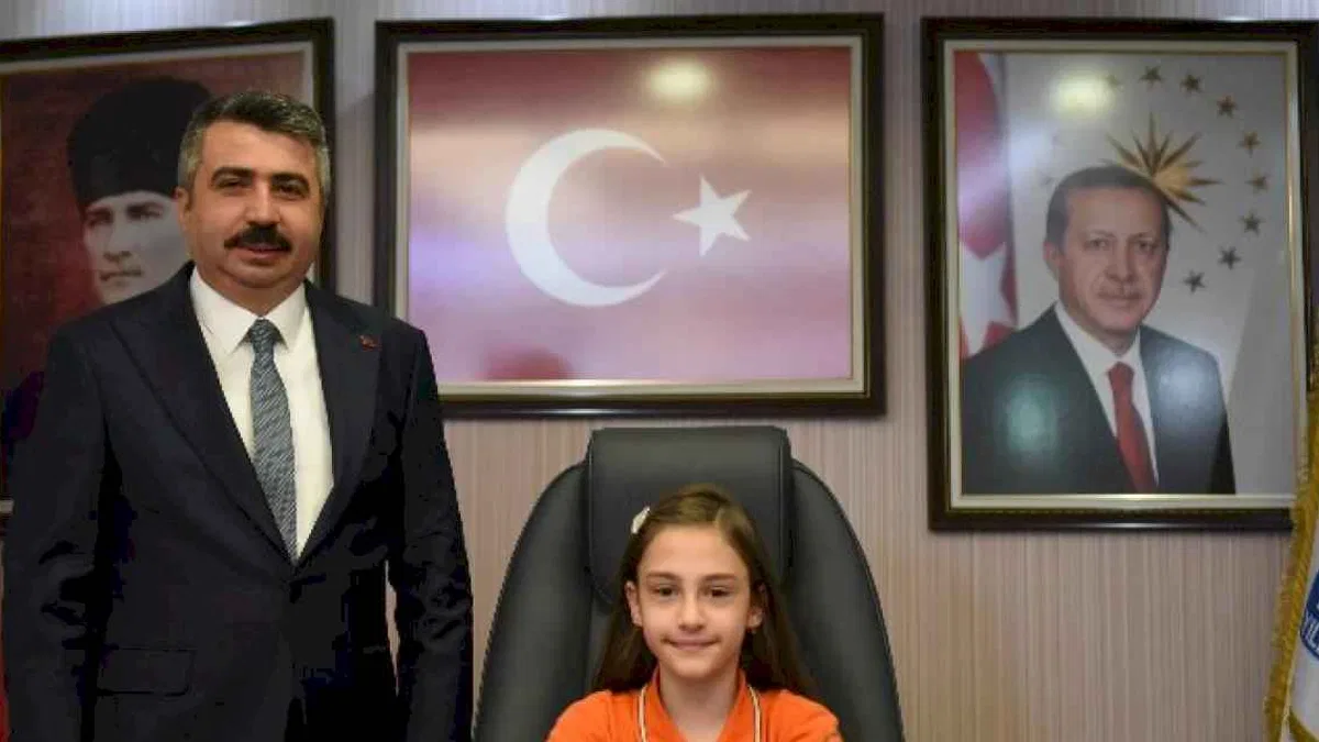 Başkan Yılmaz koltuğunu miniklere devretti