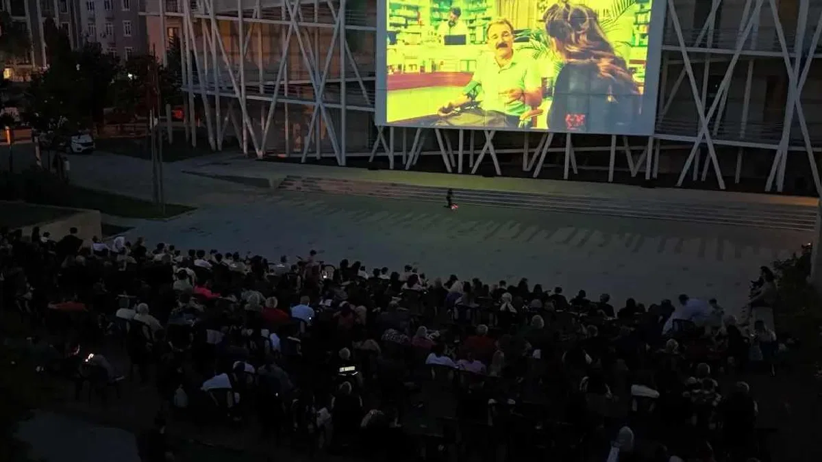 Bakırköy’de açık hava sinema günleri başladı
