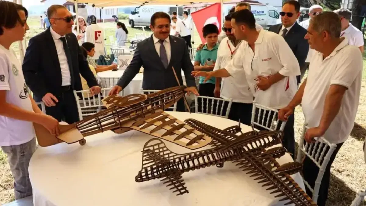 Sakarya Roket Şenliği’nde genç mucitler gökyüzüyle buluştu