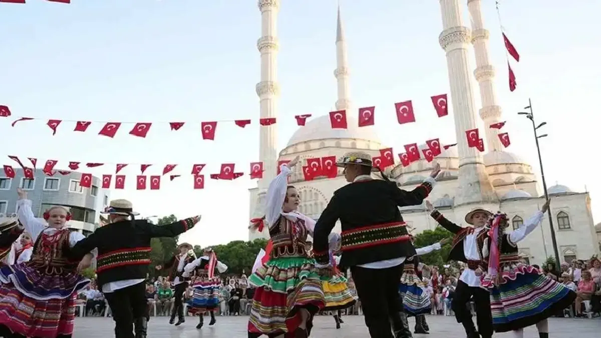 Dünyanın renkleri Maltepe’de buluştu