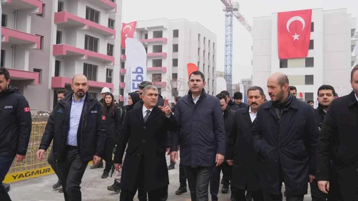 Bakan Kurum'dan afet bölgesine yakın mercek... Dükkan ihaleleri 15 Ocak'a kadar sonuçlanacak