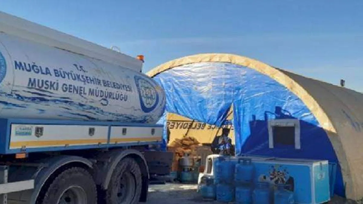 Muğla çadır kentlerin su ihtiyaçlarını karşılıyor