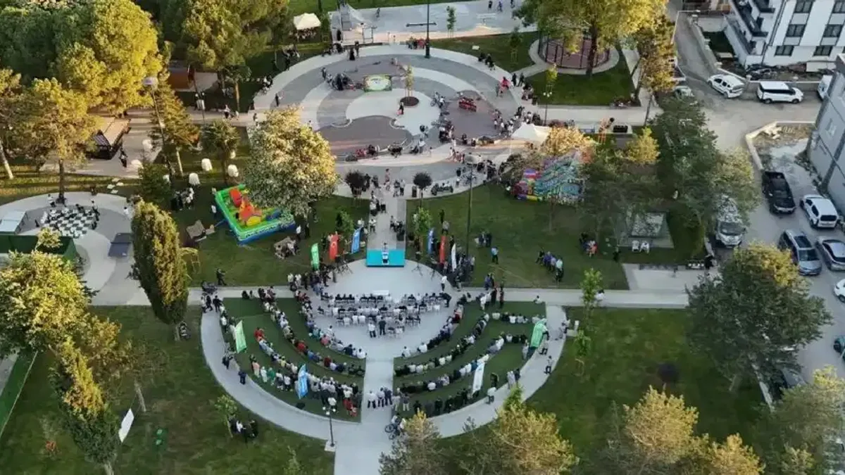 Kaynarca’nın yeni yaşam alanı Aziz Duran Parkı hizmete açıldı