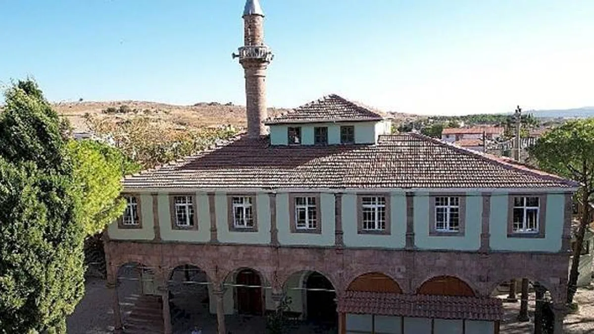 Tarihi Küçükköy Camisi'ni Restorasyon Projesi Tamamlandı